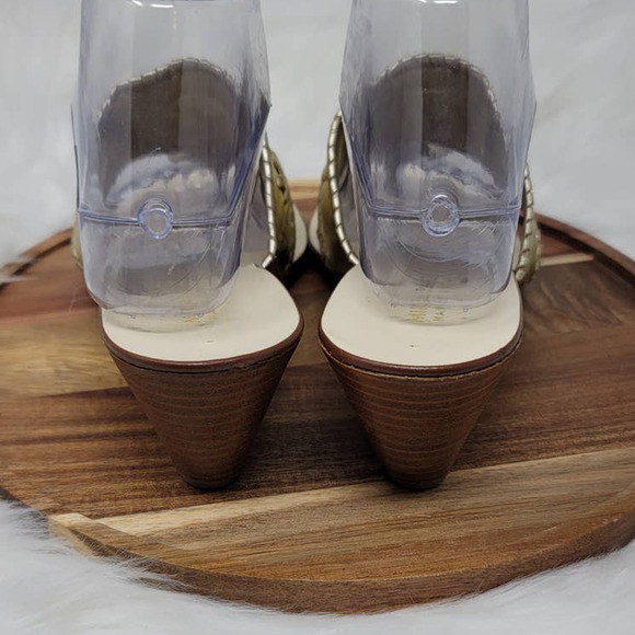 Mila Paolui Gold Leather Upper Floral Accent Wedge Heel Sandal 9.5M - Picture 3 of 7